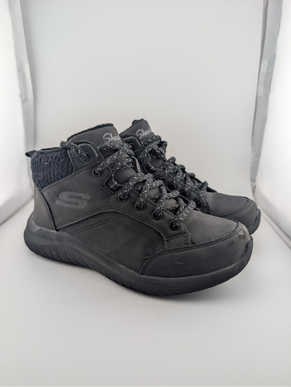 Skechers Women's Size 6 Ultra Flex 2.0 Black Lace Up Cold Weather Sneaker Boot